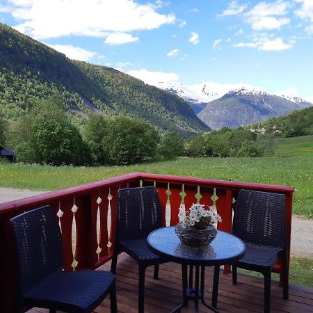 Eidsdal Camping Og Feriehus ภายนอก รูปภาพ
