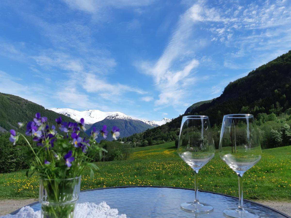 Eidsdal Camping Og Feriehus ภายนอก รูปภาพ