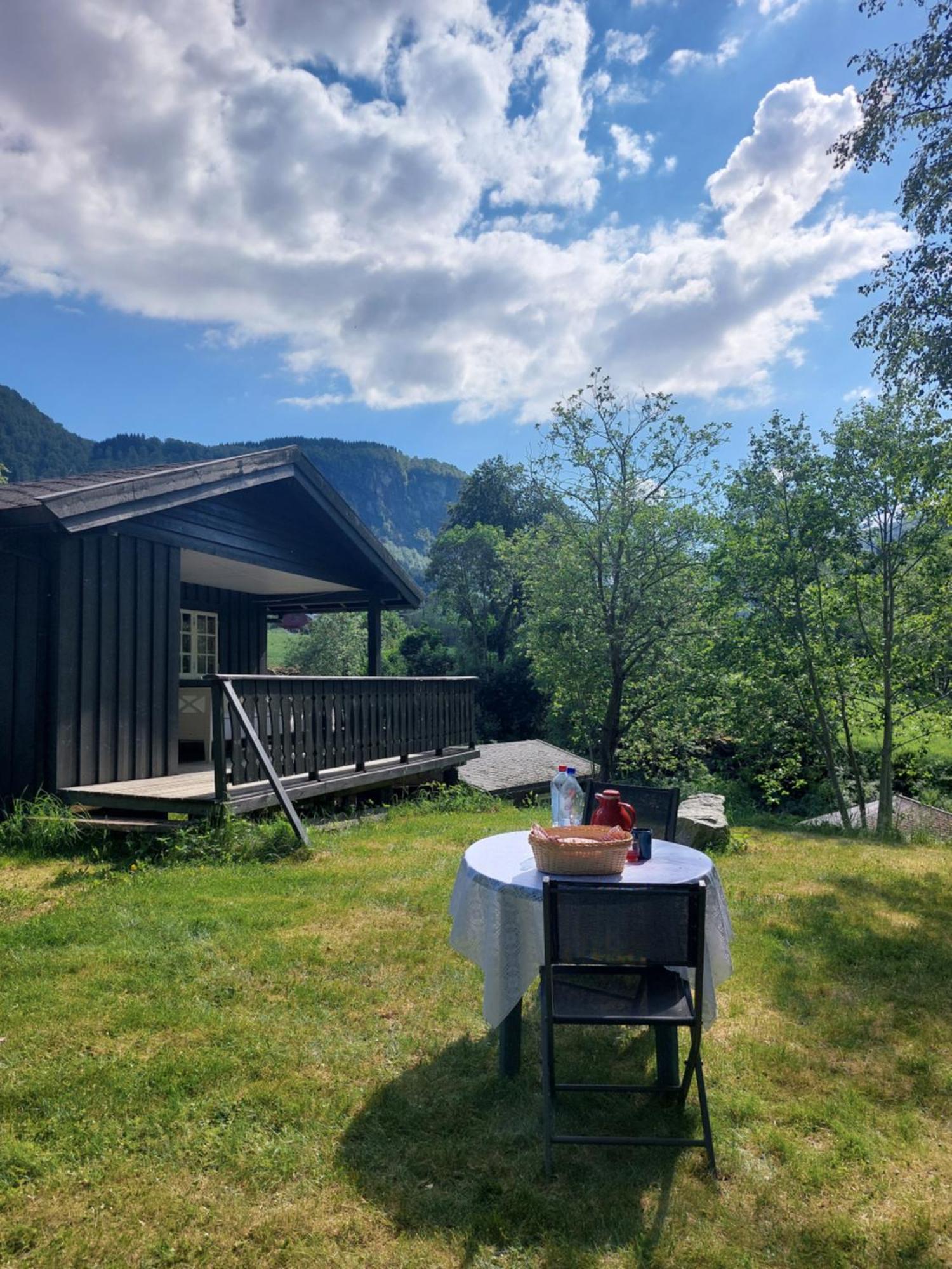 Eidsdal Camping Og Feriehus ภายนอก รูปภาพ
