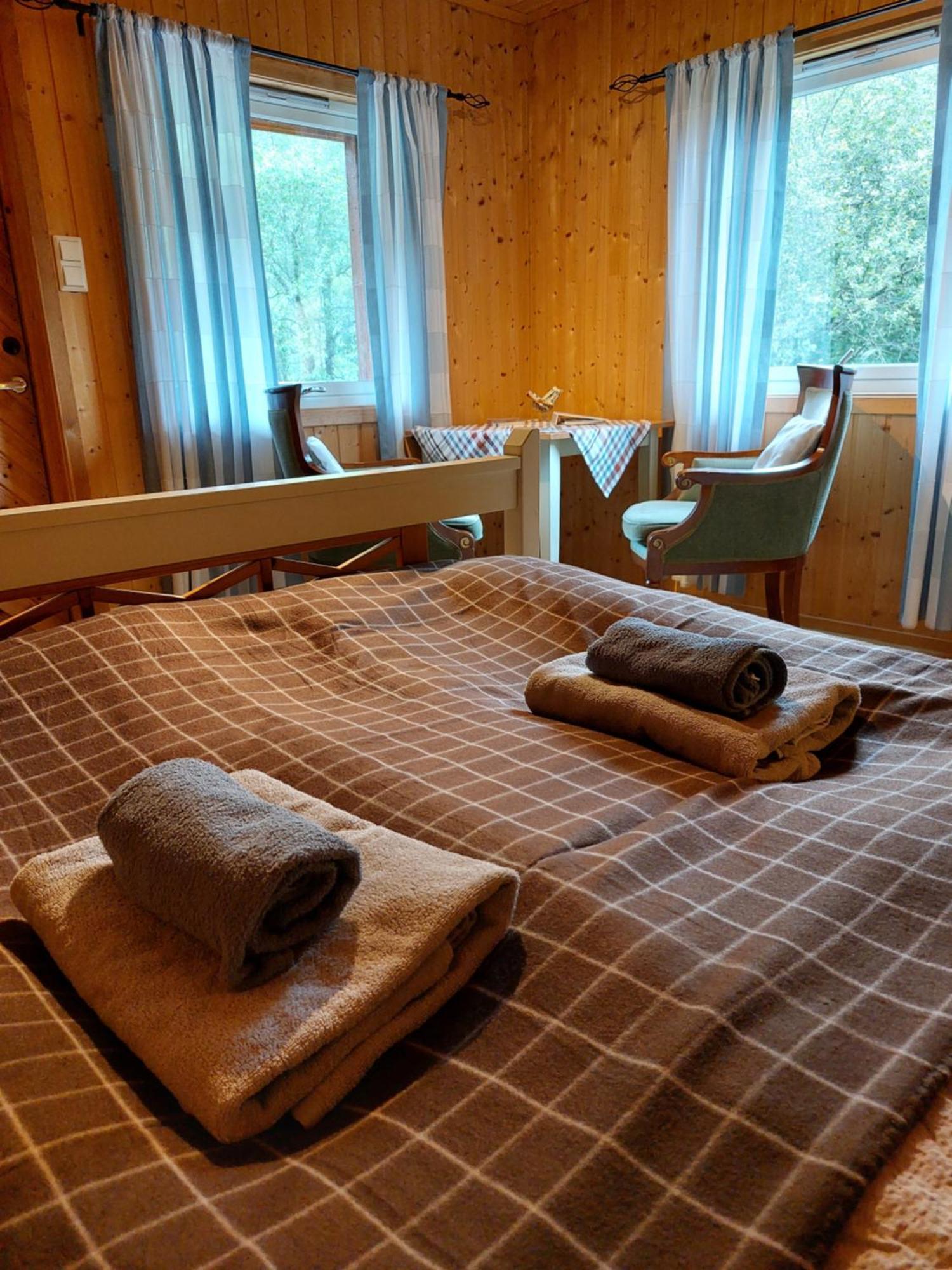Eidsdal Camping Og Feriehus ภายนอก รูปภาพ