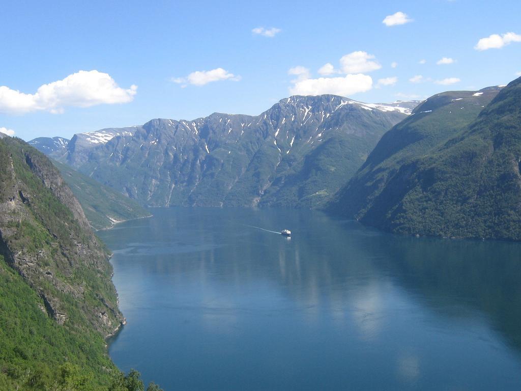 Eidsdal Camping Og Feriehus ภายนอก รูปภาพ