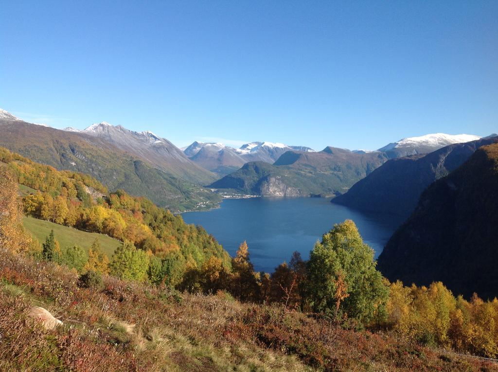 Eidsdal Camping Og Feriehus ภายนอก รูปภาพ